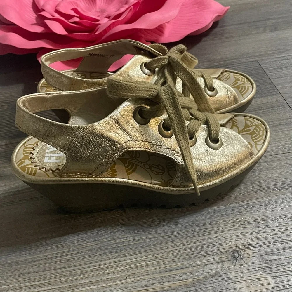 FLY LONDON Yifa Platform Wedge Sandals 37 US 6-6.5 Gold Lace-Up Chunky Lug Y2K